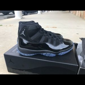 Air Jordan 11 Cap and Gown